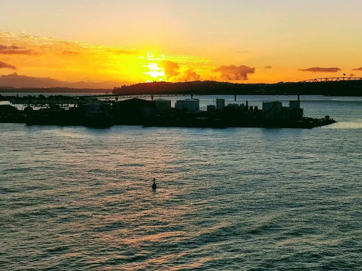 Cbd Viaduct Harbour Resortオークランド エクステリア 写真